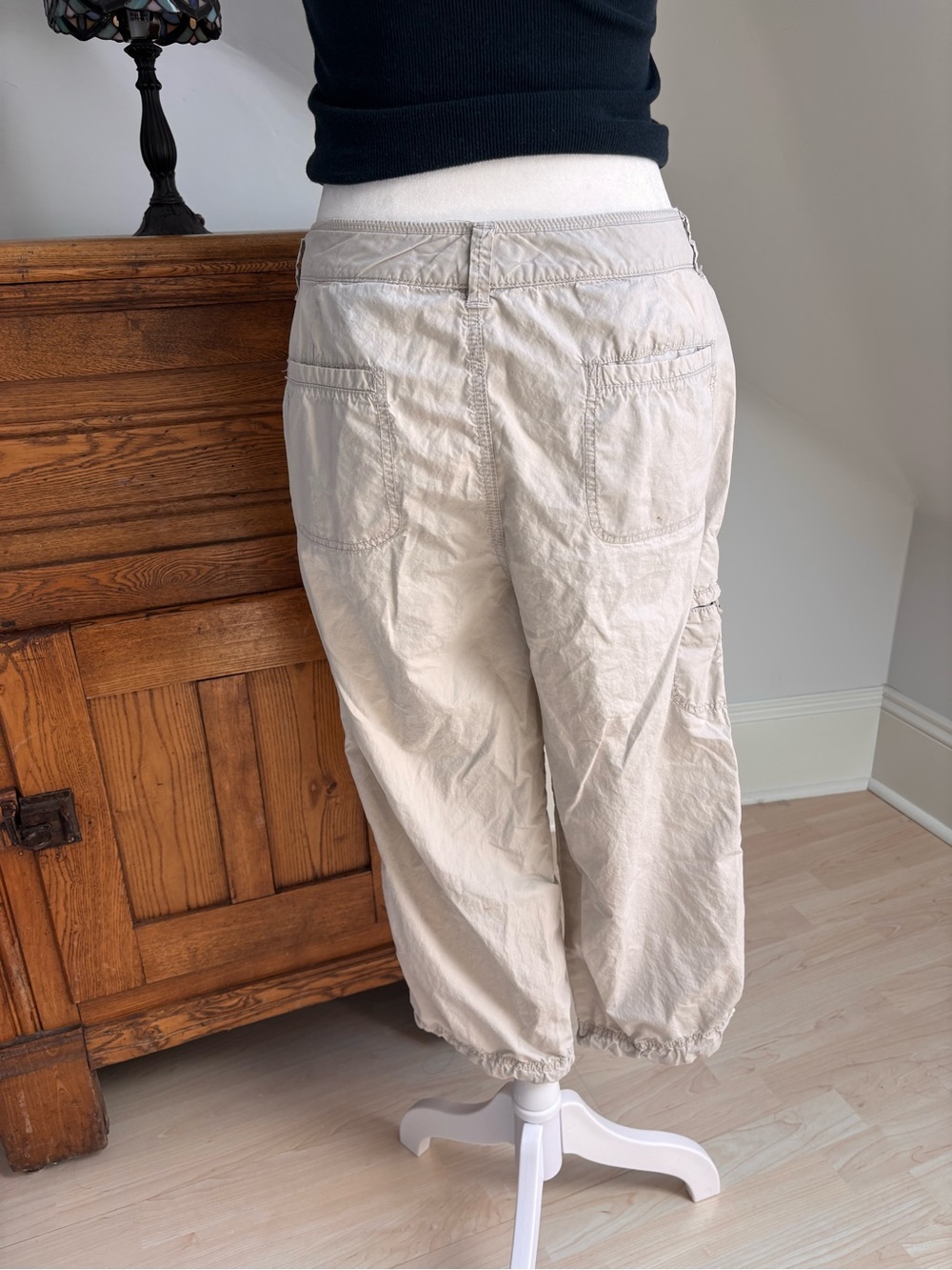 Jessica Cargo Capris 🤍 - Picture 2 of 8